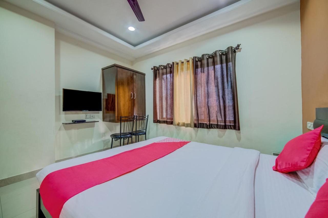 Oyo 18431 Hotel Celestee Grand Haydarabad Dış mekan fotoğraf