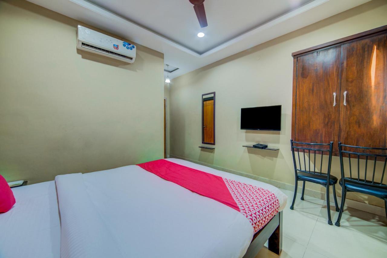 Oyo 18431 Hotel Celestee Grand Haydarabad Dış mekan fotoğraf