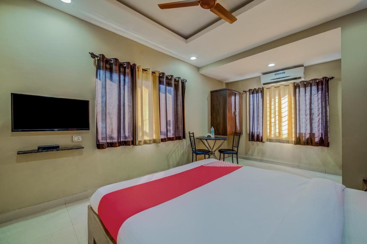 Oyo 18431 Hotel Celestee Grand Haydarabad Dış mekan fotoğraf